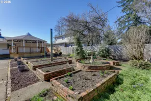 1943 Monterey Ln, Eugene, OR 97401 - Photo 28