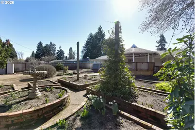 1943 Monterey Ln, Eugene, OR 97401 - Photo 26