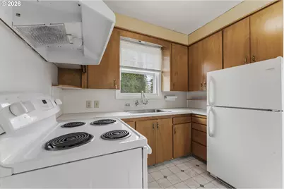 7836 N Chautauqua Blvd, Portland, OR 97217 - Photo 12