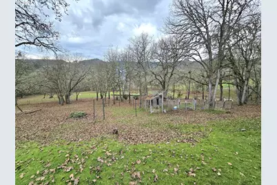 1880 Fairhill Dr, Roseburg, OR 97471 - Photo 22