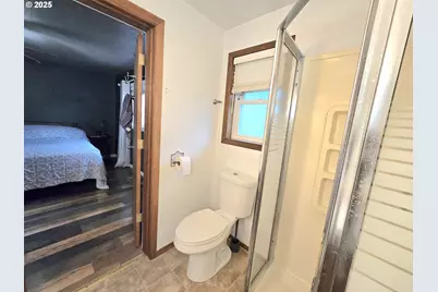 1880 Fairhill Dr, Roseburg, OR 97471 - Photo 14