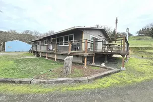 1880 Fairhill Dr, Roseburg, OR 97471 - Photo 1