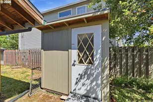9421 SE Glenwood St, Portland, OR 97266 - Photo 28