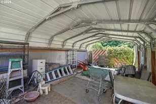 9421 SE Glenwood St, Portland, OR 97266 - Photo 26