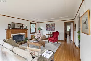 606 SW Evans St, Portland, OR 97219 - Photo 10