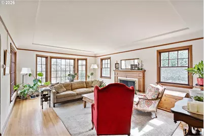 606 SW Evans St, Portland, OR 97219 - Photo 8