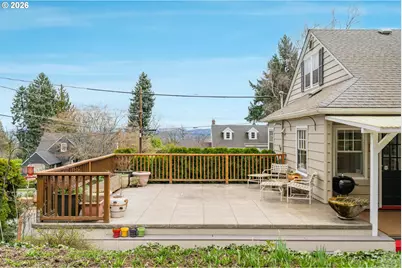 606 SW Evans St, Portland, OR 97219 - Photo 42