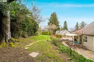 606 SW Evans St, Portland, OR 97219 - Photo 48