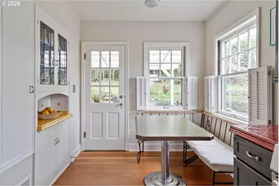 606 SW Evans St, Portland, OR 97219 - Photo 22