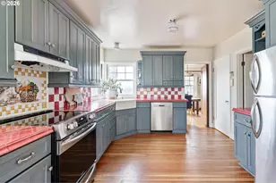 606 SW Evans St, Portland, OR 97219 - Photo 18