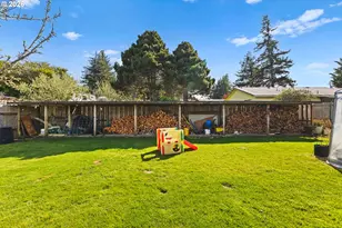 2713 Oak St, North Bend, OR 97459 - Photo 28