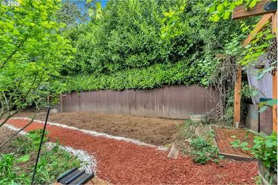 6134 E Burnside St, Portland, OR 97215 - Photo 32
