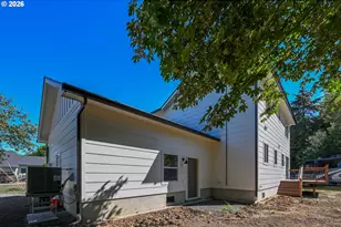 1306 NW Whipple Ave, Roseburg, OR 97471 - Photo 36