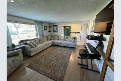 1960 Valhalla St, Eugene, OR 97401 - Photo 4