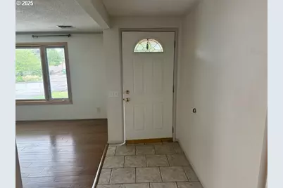 1960 Valhalla St, Eugene, OR 97401 - Photo 6