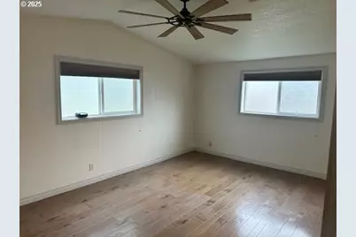 1960 Valhalla St, Eugene, OR 97401 - Photo 14