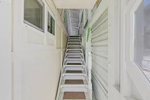 2901 NE Marine Dr, Portland, OR 97211 - Photo 22