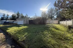 3863 Vista Dr, North Bend, OR 97459 - Photo 1