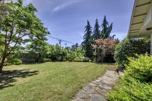 8415 SW River Rd, Hillsboro, OR 97123 - Photo 4
