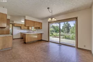 8415 SW River Rd, Hillsboro, OR 97123 - Photo 12