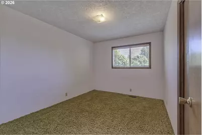 8415 SW River Rd, Hillsboro, OR 97123 - Photo 20