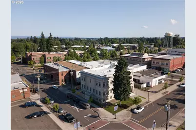 550 N 1st St, Woodburn, OR 97071 - Photo 4