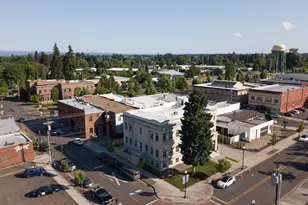 550 N 1st St, Woodburn, OR 97071 - Photo 4