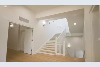 550 N 1st St, Woodburn, OR 97071 - Photo 6