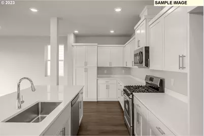 1047 Clemson St, Woodburn, OR 97071 - Photo 14