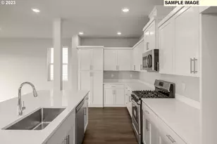 1047 Clemson St, Woodburn, OR 97071 - Photo 14