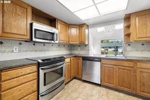 1950 SW Leewood Dr, Beaverton, OR 97003 - Photo 14