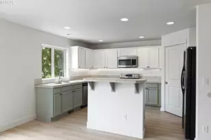 19095 Barrington Ave, Sandy, OR 97055 - Photo 8