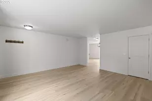19095 Barrington Ave, Sandy, OR 97055 - Photo 16