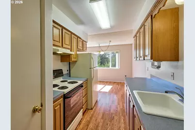 950 Evergreen Rd #221, Woodburn, OR 97071 - Photo 8