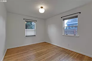 8915 SE Market St, Portland, OR 97216 - Photo 10