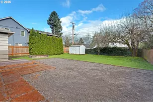 8915 SE Market St, Portland, OR 97216 - Photo 16