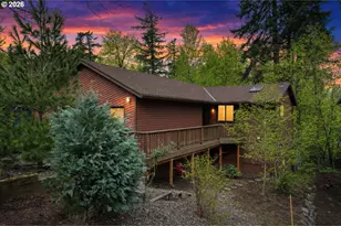 4025 SW Pomona St, Portland, OR 97219 - Photo 2
