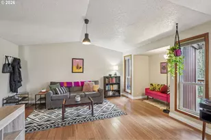 4025 SW Pomona St, Portland, OR 97219 - Photo 4