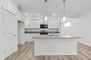 706 Tigerlily St, Silverton, OR 97381 - Photo 10