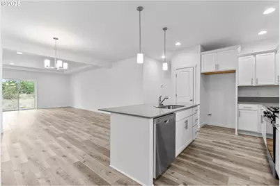 706 Tigerlily St, Silverton, OR 97381 - Photo 8