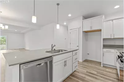 706 Tigerlily St, Silverton, OR 97381 - Photo 12