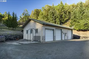 1645 Brozio Rd, Roseburg, OR 97471 - Photo 26