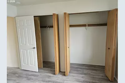 421/425 S 58th St, Springfield, OR 97478 - Photo 6