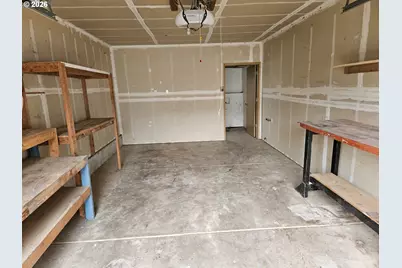 421/425 S 58th St, Springfield, OR 97478 - Photo 8