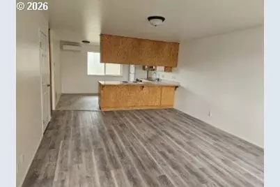 421/425 S 58th St, Springfield, OR 97478 - Photo 2