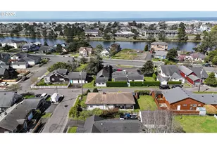 815 N King St, Seaside, OR 97138 - Photo 36