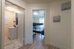 815 N King St, Seaside, OR 97138 - Photo 18