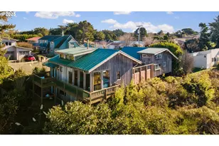 330 Chicago Ave, Bandon, OR 97411 - Photo 2