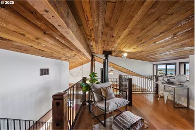 330 Chicago Ave, Bandon, OR 97411 - Photo 16