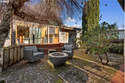 330 Chicago Ave, Bandon, OR 97411 - Photo 4